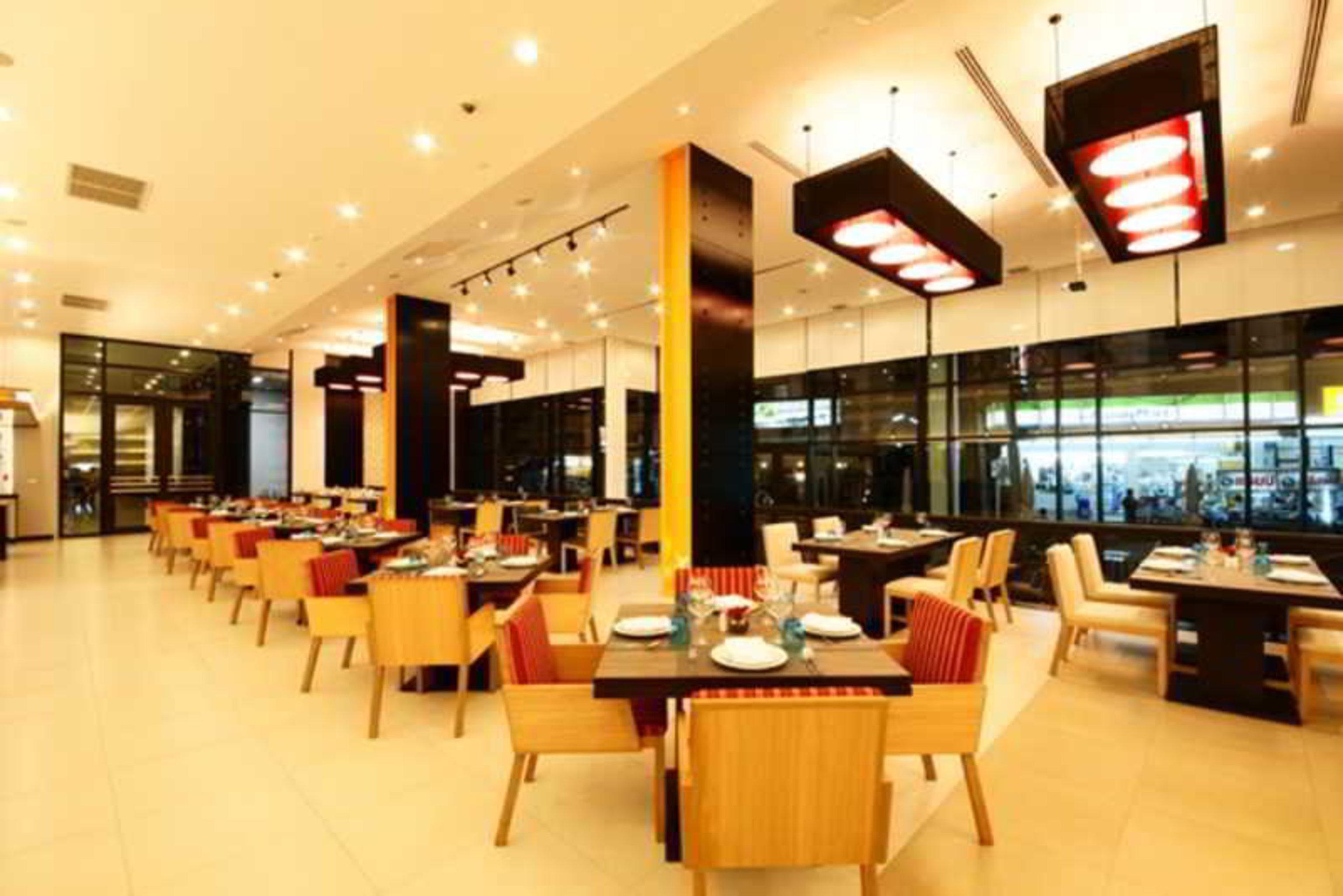 Tsix5 Hotel Pattaya Exteriör bild